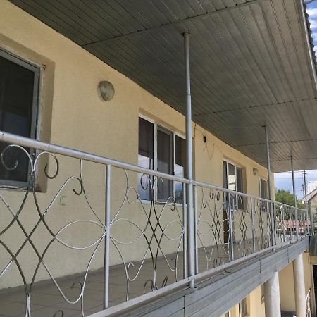 Эдем Hotel Cholponata Buitenkant foto