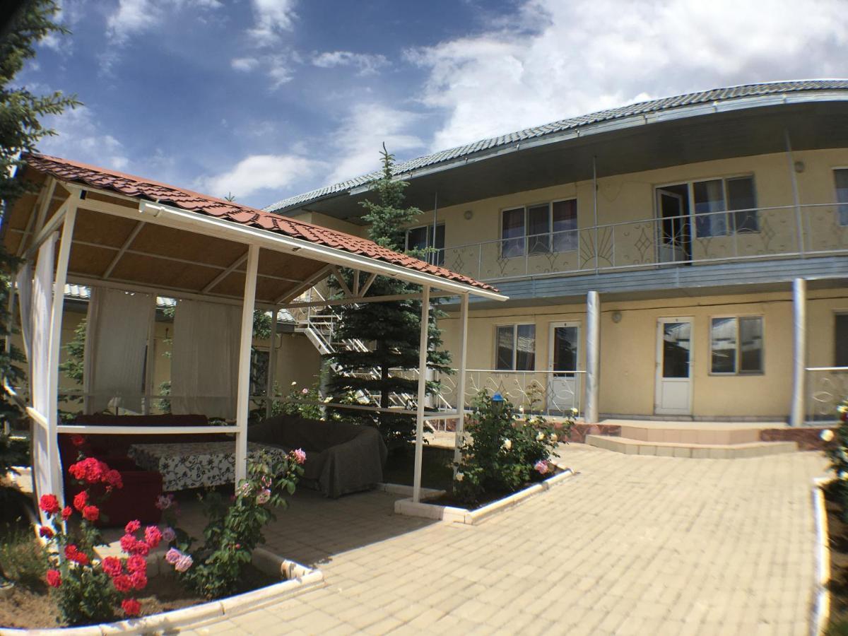 Эдем Hotel Cholponata Buitenkant foto