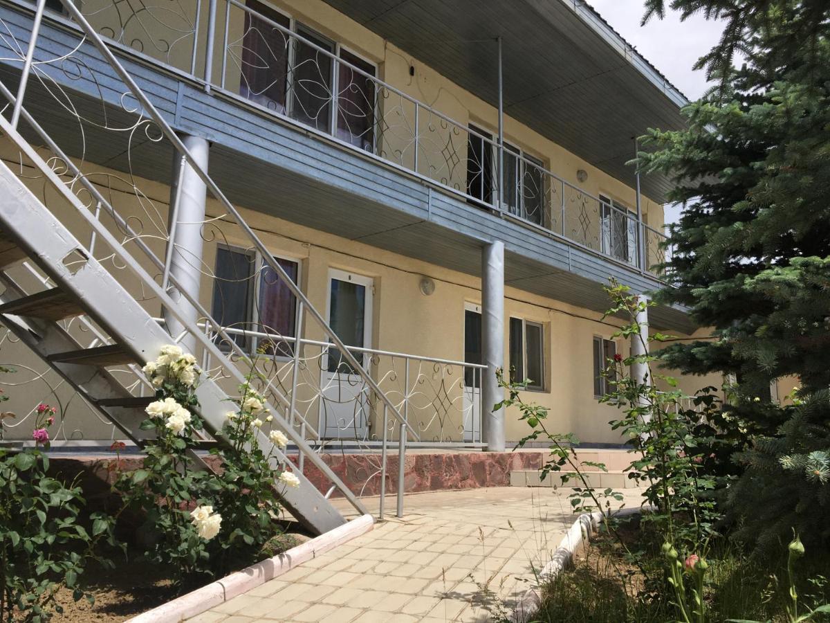Эдем Hotel Cholponata Buitenkant foto