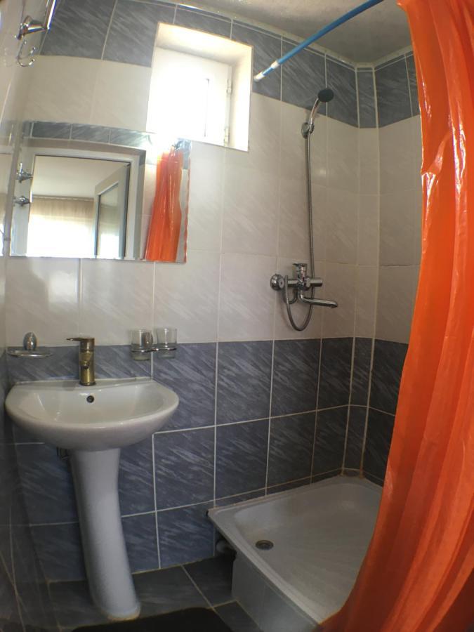 Эдем Hotel Cholponata Buitenkant foto