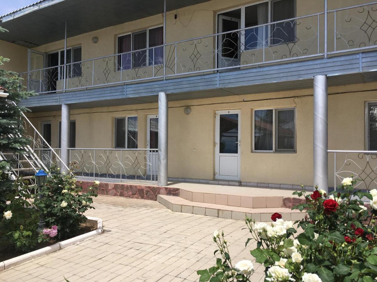 Эдем Hotel Cholponata Buitenkant foto
